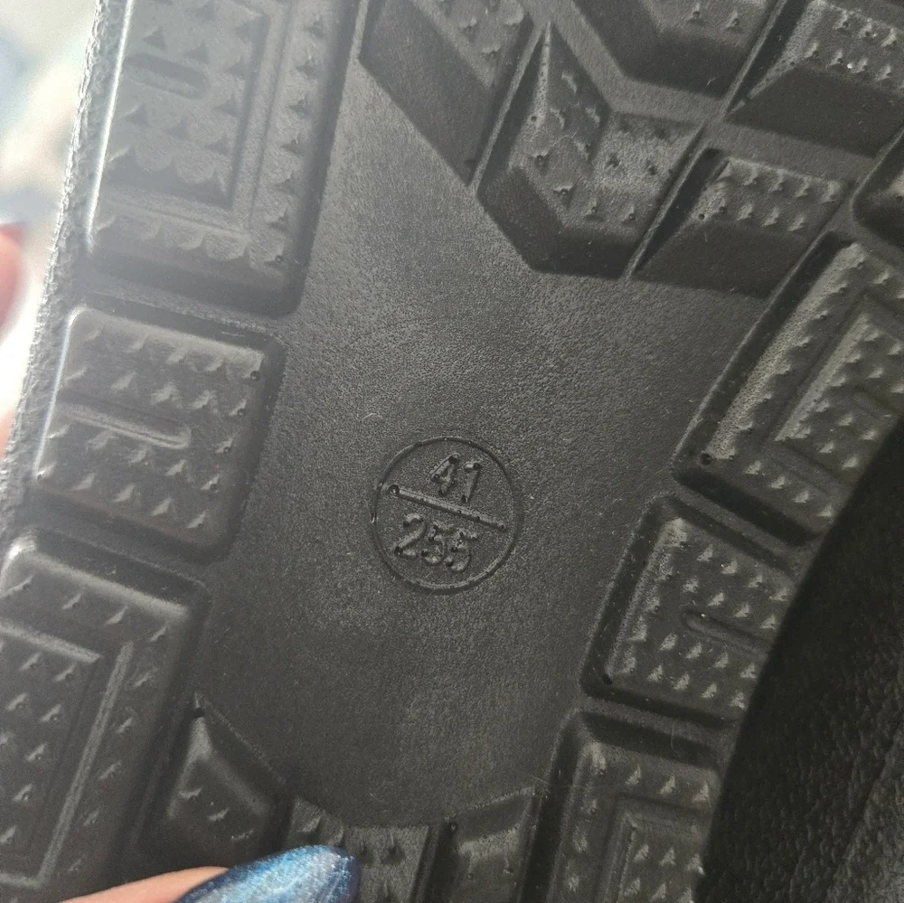 Black Quilted Winter Booties. Size EU 41. New without tags.